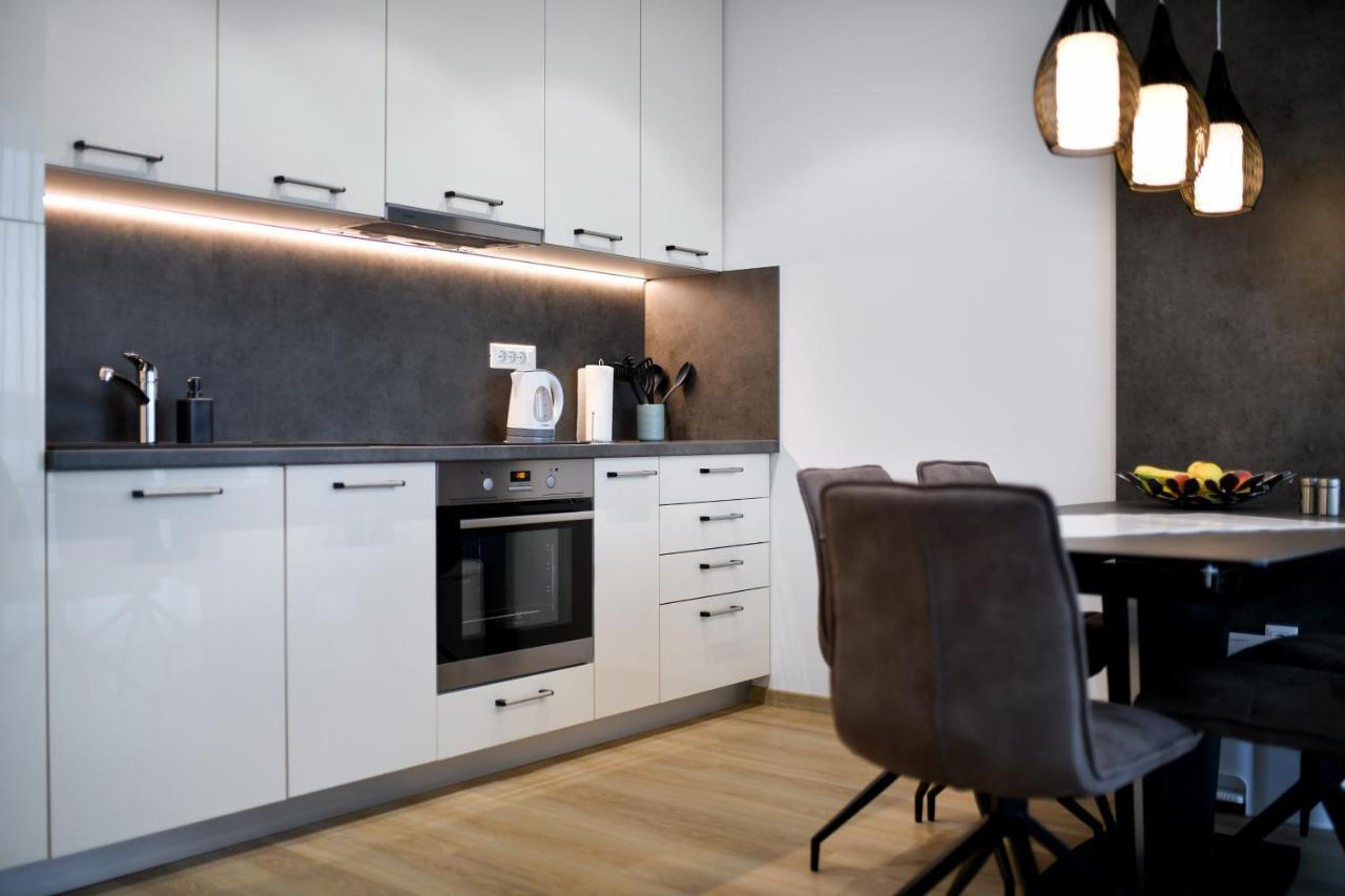 Crowonder Apartments & Rooms Oaza With Heated Swimming Pool And Sauna Туран Екстериор снимка