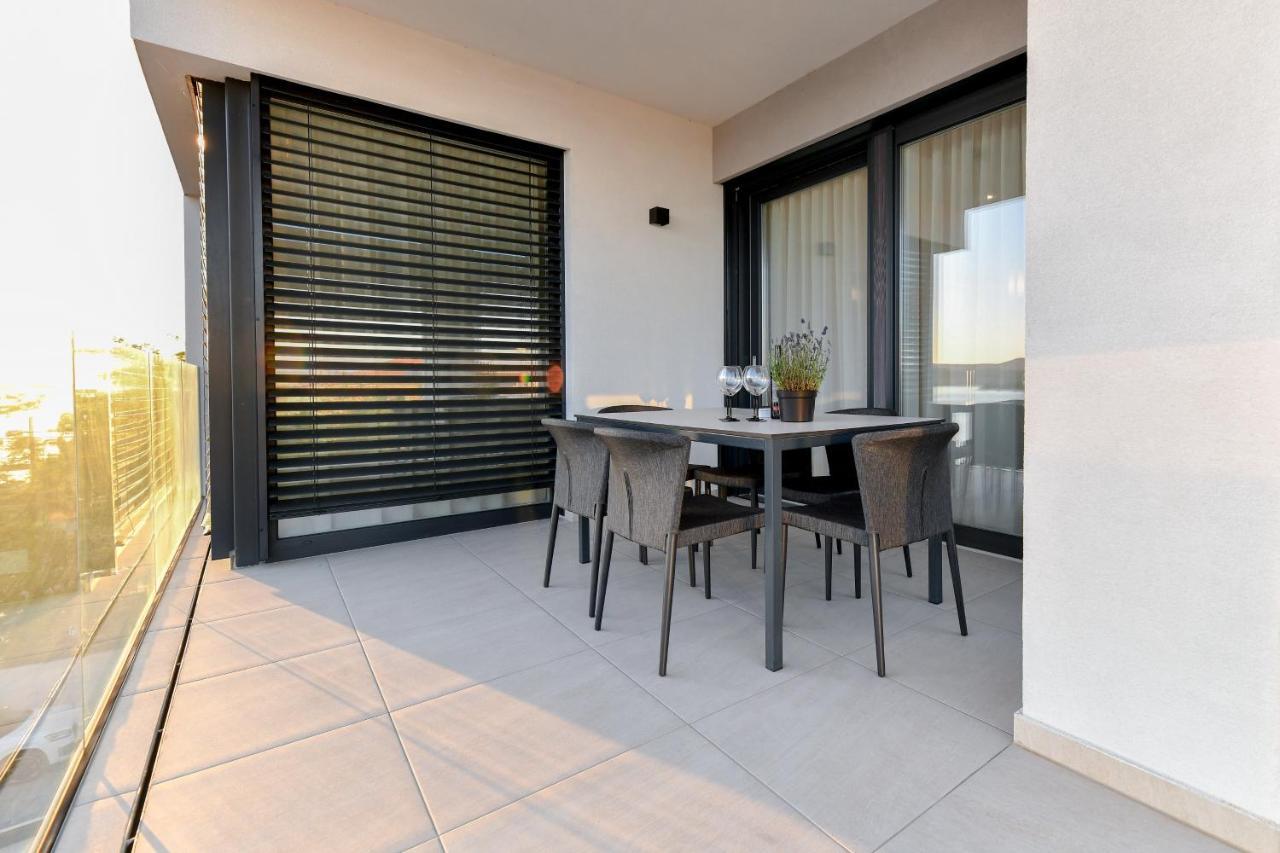 Crowonder Apartments & Rooms Oaza With Heated Swimming Pool And Sauna Туран Екстериор снимка